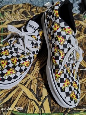 VANS for 7 YOUTH 💯  Checkerboard Pizza Print Sneakers ( NWOT 😲🔥😎)